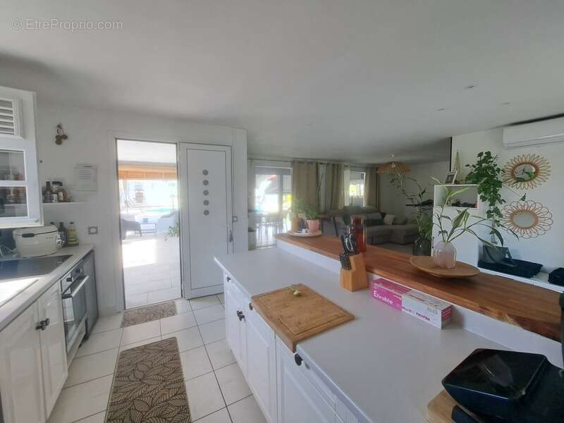 Maison à BAIE-MAHAULT