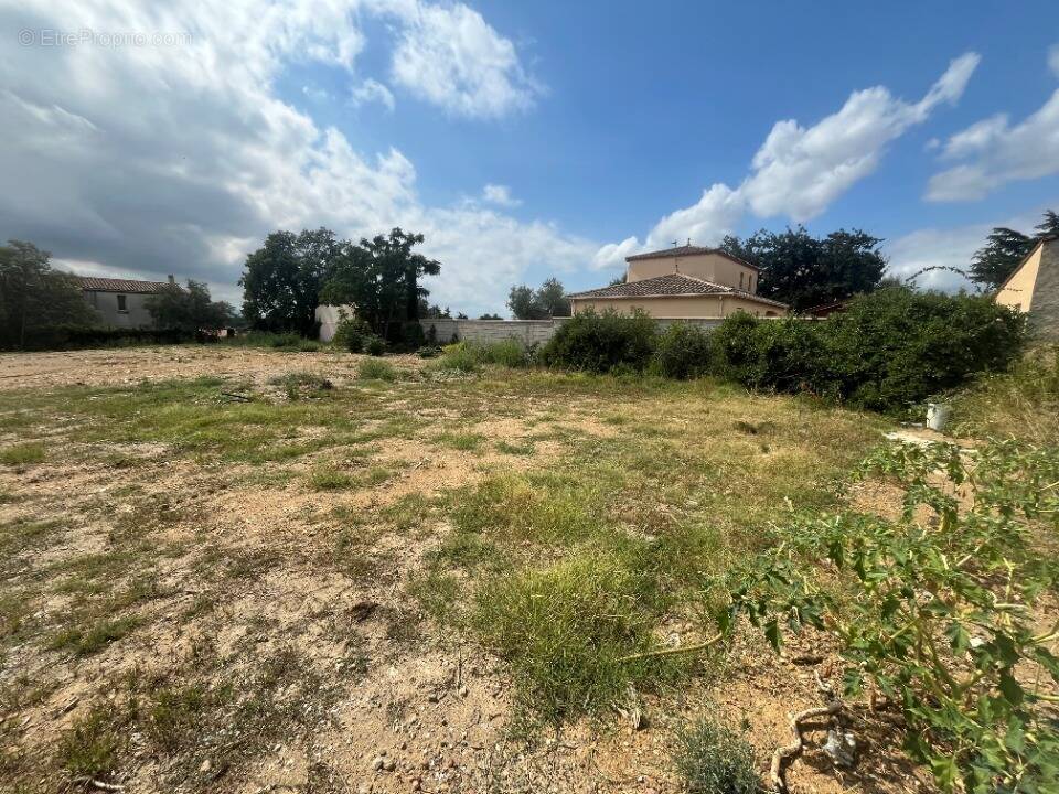 Terrain à SAINT-ESTEVE