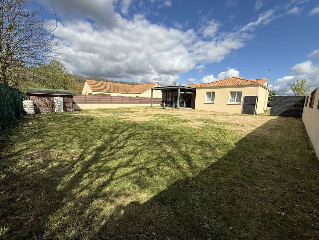 Maison à AIGREFEUILLE-SUR-MAINE