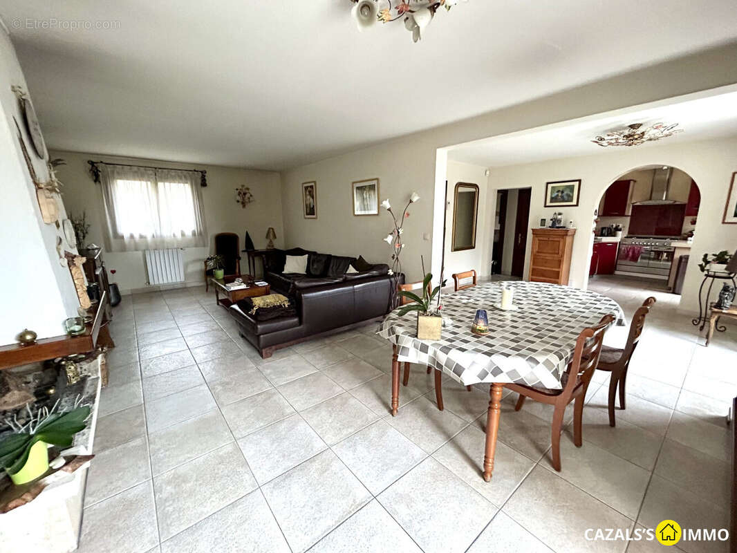 Maison à CHAMPCUEIL