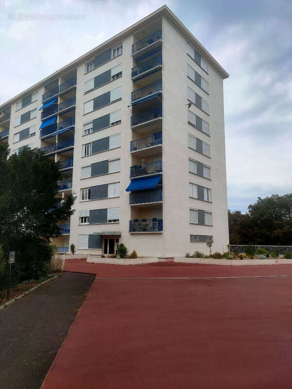 Appartement T3 de 69,48m2 au rez-de-chaussee Jardin Jean de Ockeghem, Tours , proche gare TGV, commerces, écoles - photo 2