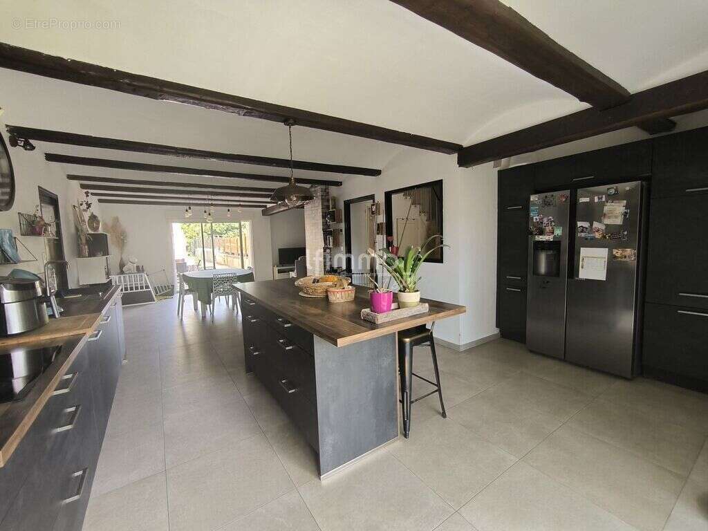 Grande maison vigneronne avec piscine, gîte et dépendances - photo 3
