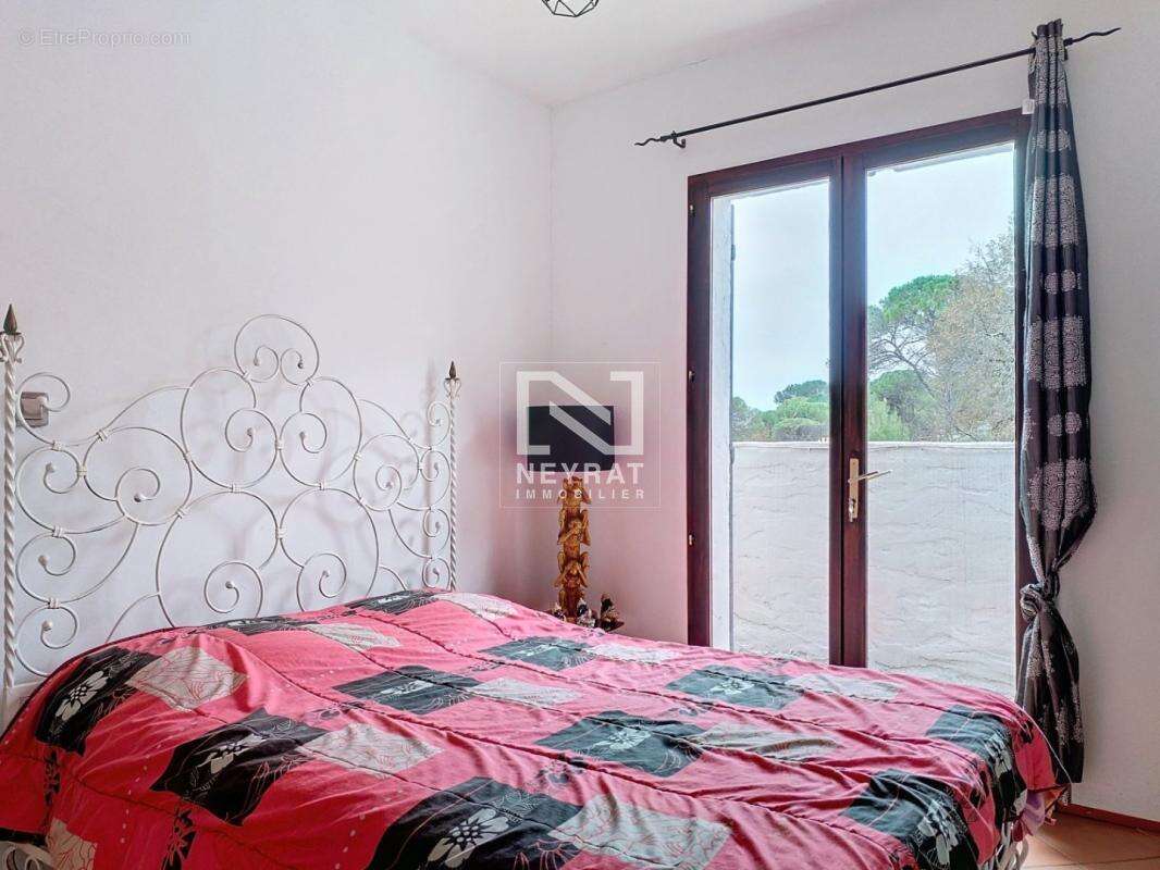 URGENT - A FAYENCE Villa sur terrain d'1 ha environ - Piscine - photo 15