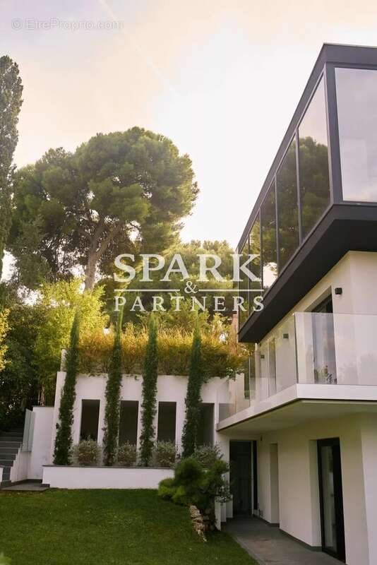 Maison à ROQUEBRUNE-CAP-MARTIN