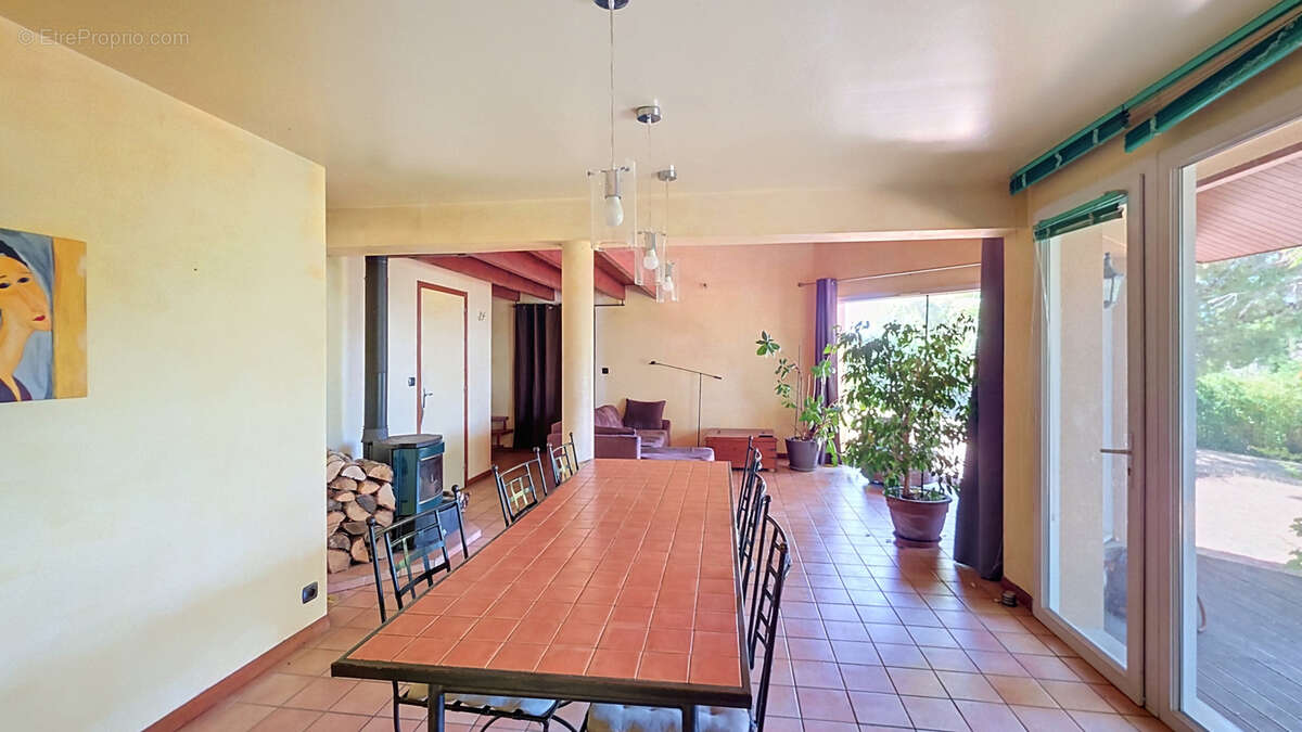 MIREFLEURS - Pavillon 124 m2 avec garage sur 773 m2 de terrain - photo 5