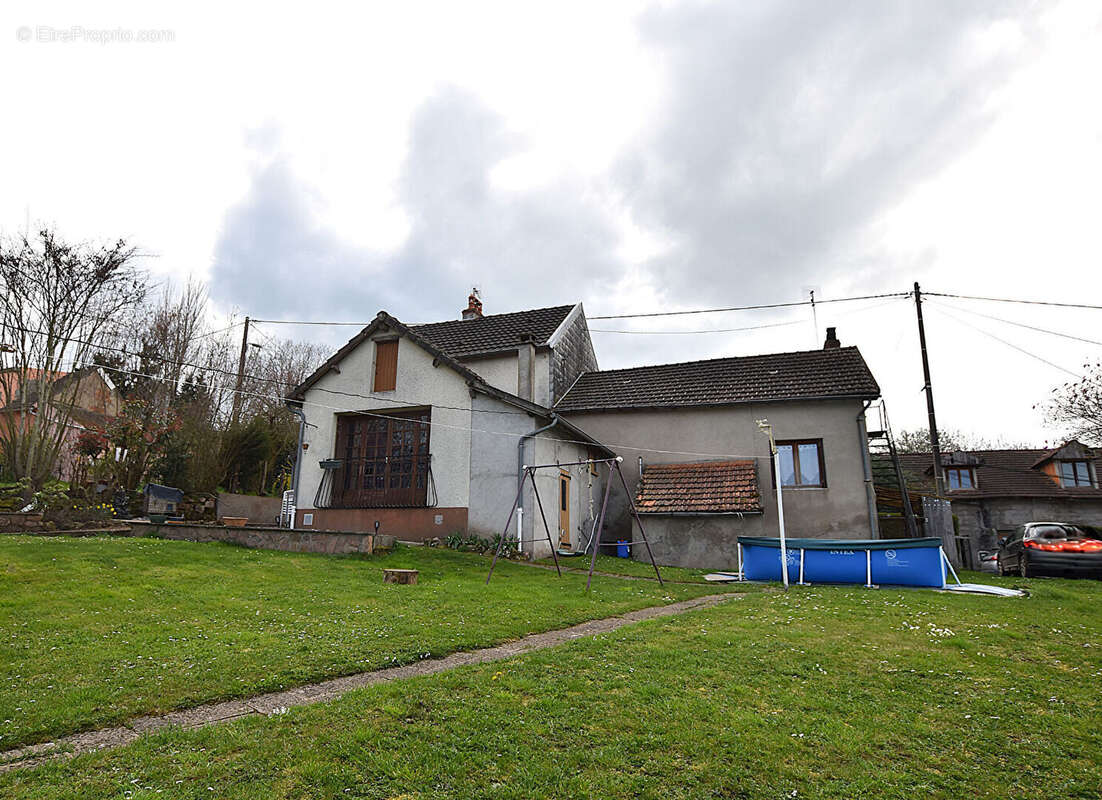 Maison à MONTCOMBROUX-LES-MINES