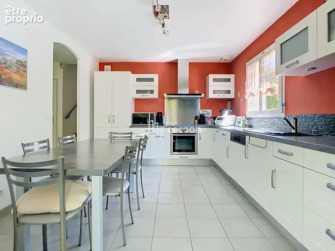 Maison - T5 - 120 m² - photo 9