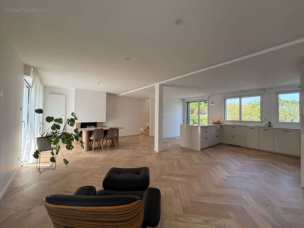 Nouveauté, Maison Saint Gregoire 8 pièce(s) 200 m2 - photo 3
