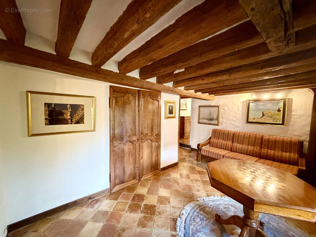 Maison à SAINT-CYR-SUR-MORIN