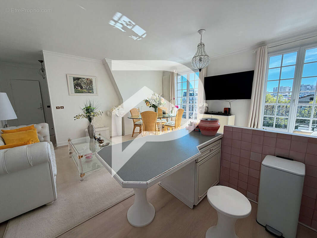 Appartement à PARIS-19E
