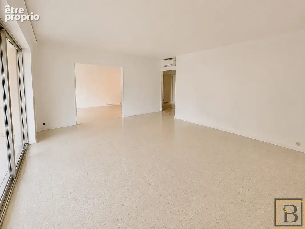 Résidence sécurisée - vaste 5 pièces de 140 m2 avec terrasse 40 m2 - photo 9