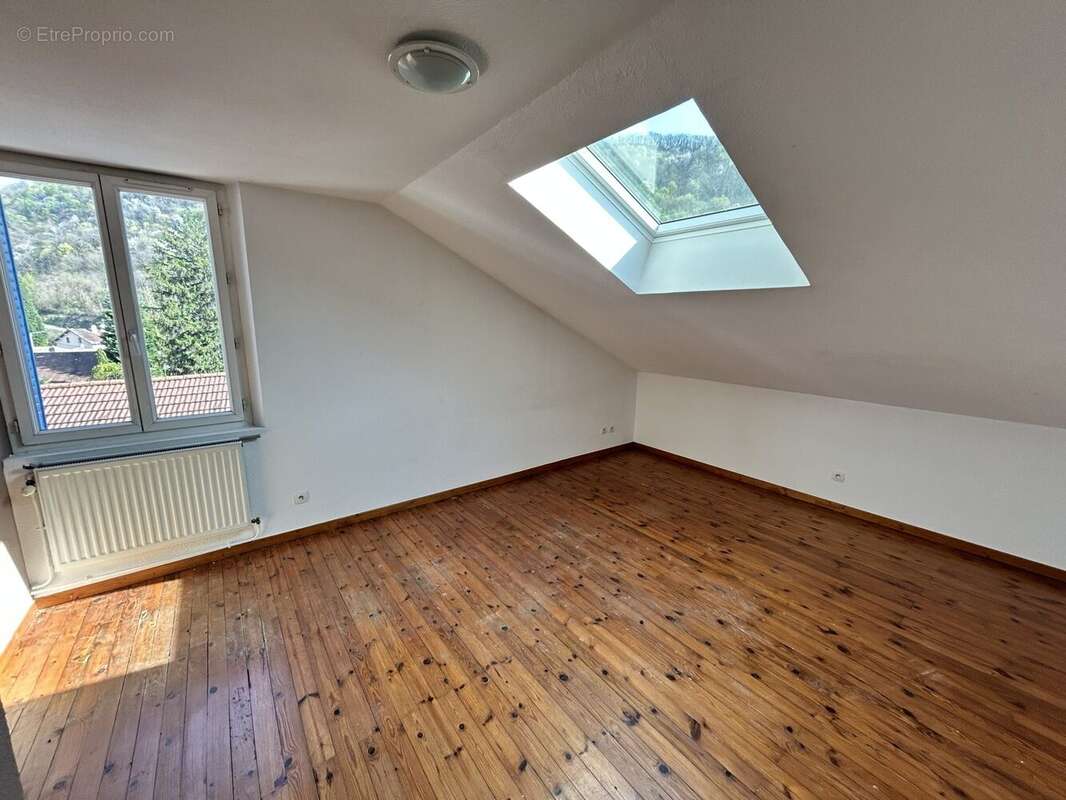 Appartement à SAINT-MARTIN-D'HERES