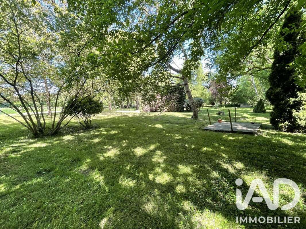 Terrain 2431 m² à Montbazon  - photo 6