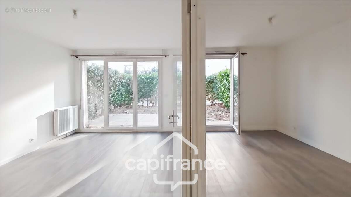 Pontault-Combault-Appartement 2 pièces-Très bon état- Résidence de 2017-Jardin-terrasse-Parking-lumineux-Bien agencé - photo 9