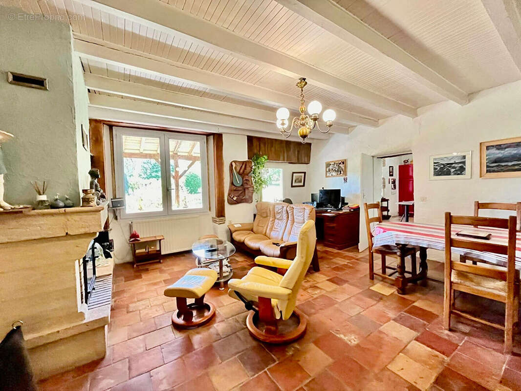 Maison à CASTELMORON-SUR-LOT
