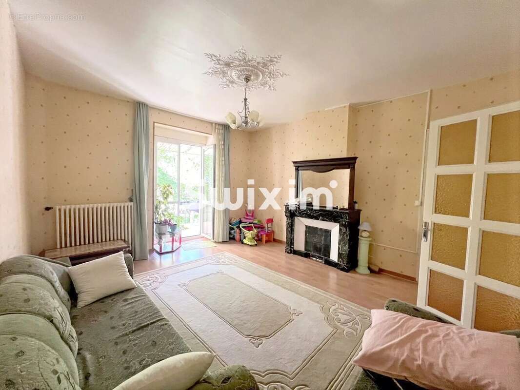 Volume, charme, et potentiel : la maison qu’il vous faut - photo 6
