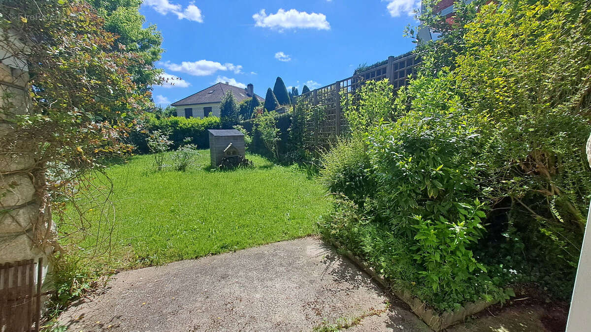 Maison à SAINT-REMY-LES-CHEVREUSE
