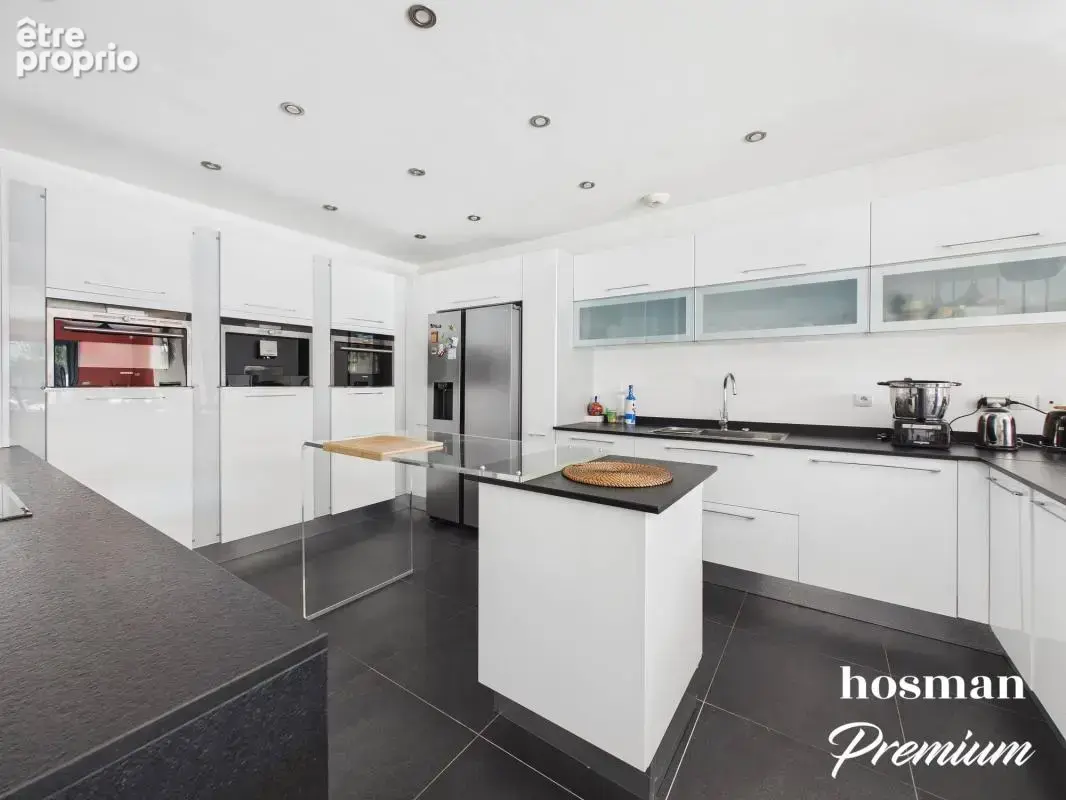 Maison de 160 m² avec piscine, terrasse, garage, dépendance - Stéhélin Bordeaux - photo 6