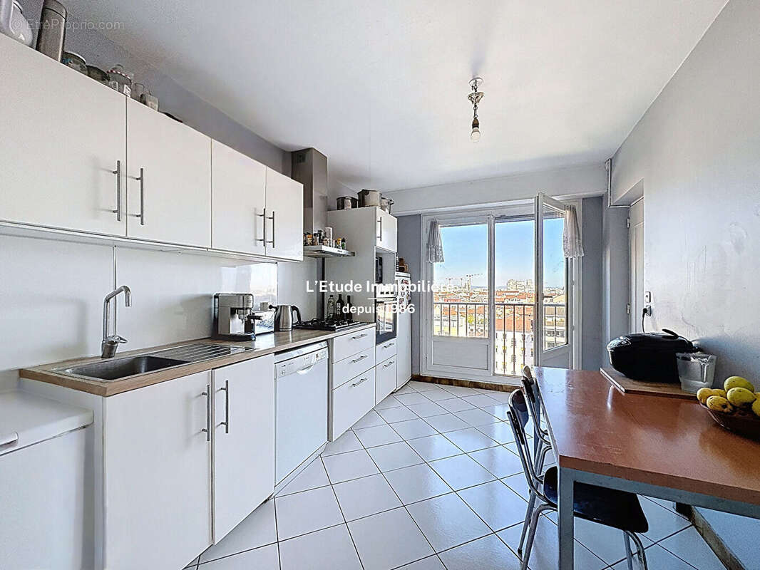 Appartement à LYON-6E