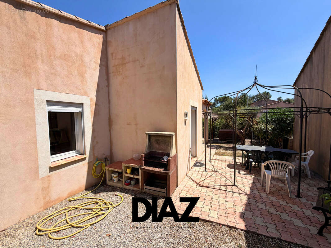 À VENDRE   NÎMES VACQUEROLLES Villa 4 pièces   86 m2   Terrain de 450 m2   299 250 € - photo 15