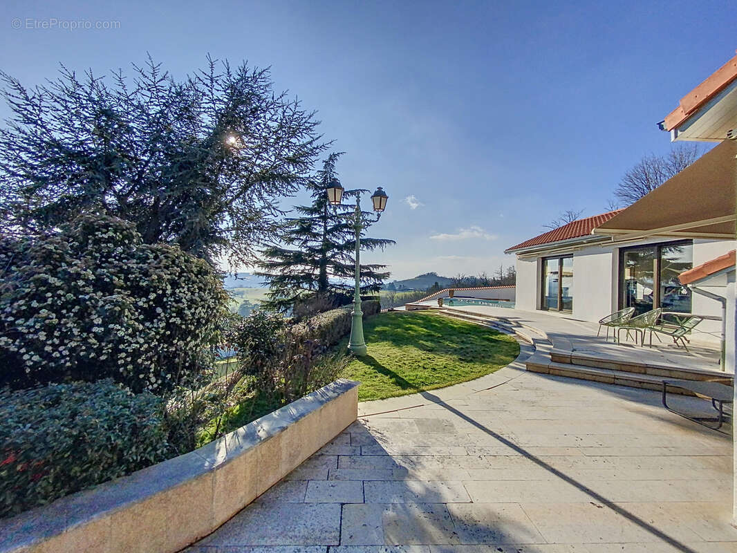 Maison à LA TALAUDIERE