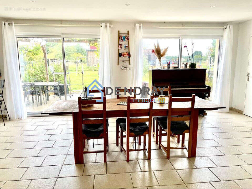 Maison à DAME-MARIE-LES-BOIS