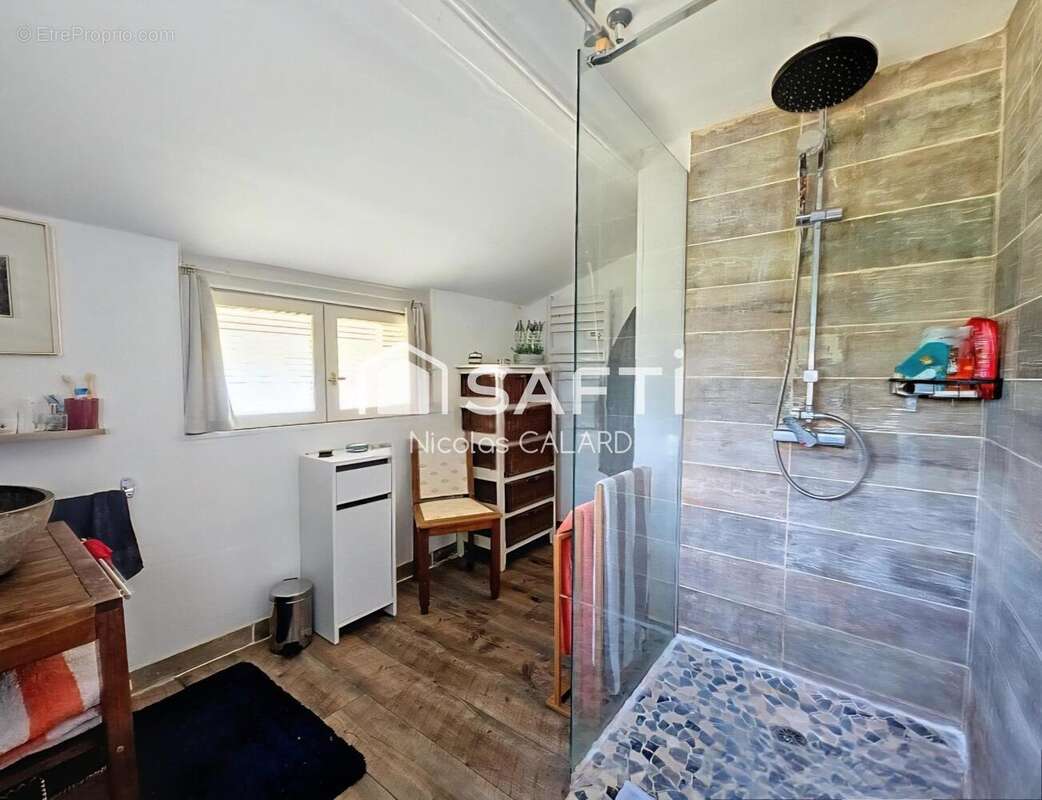 Maison 194 m² à L'abergement-Sainte-Colombe  - photo 4