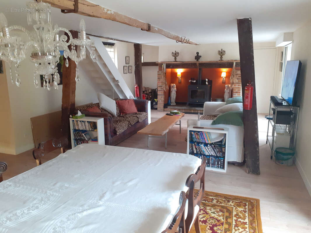 Maison à AVESNES-EN-VAL