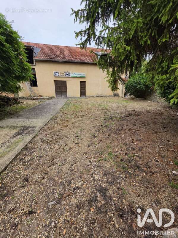 Commerce 355 m² à Verneuil  - photo 4