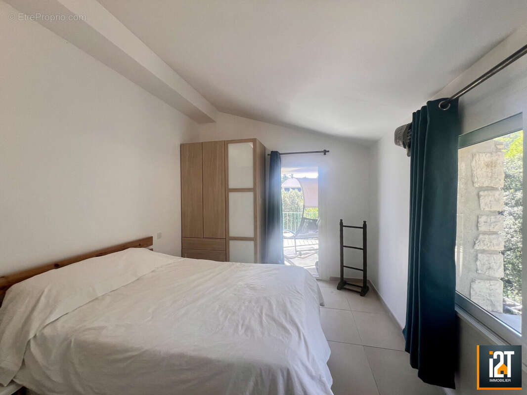 Maison à VEZENOBRES