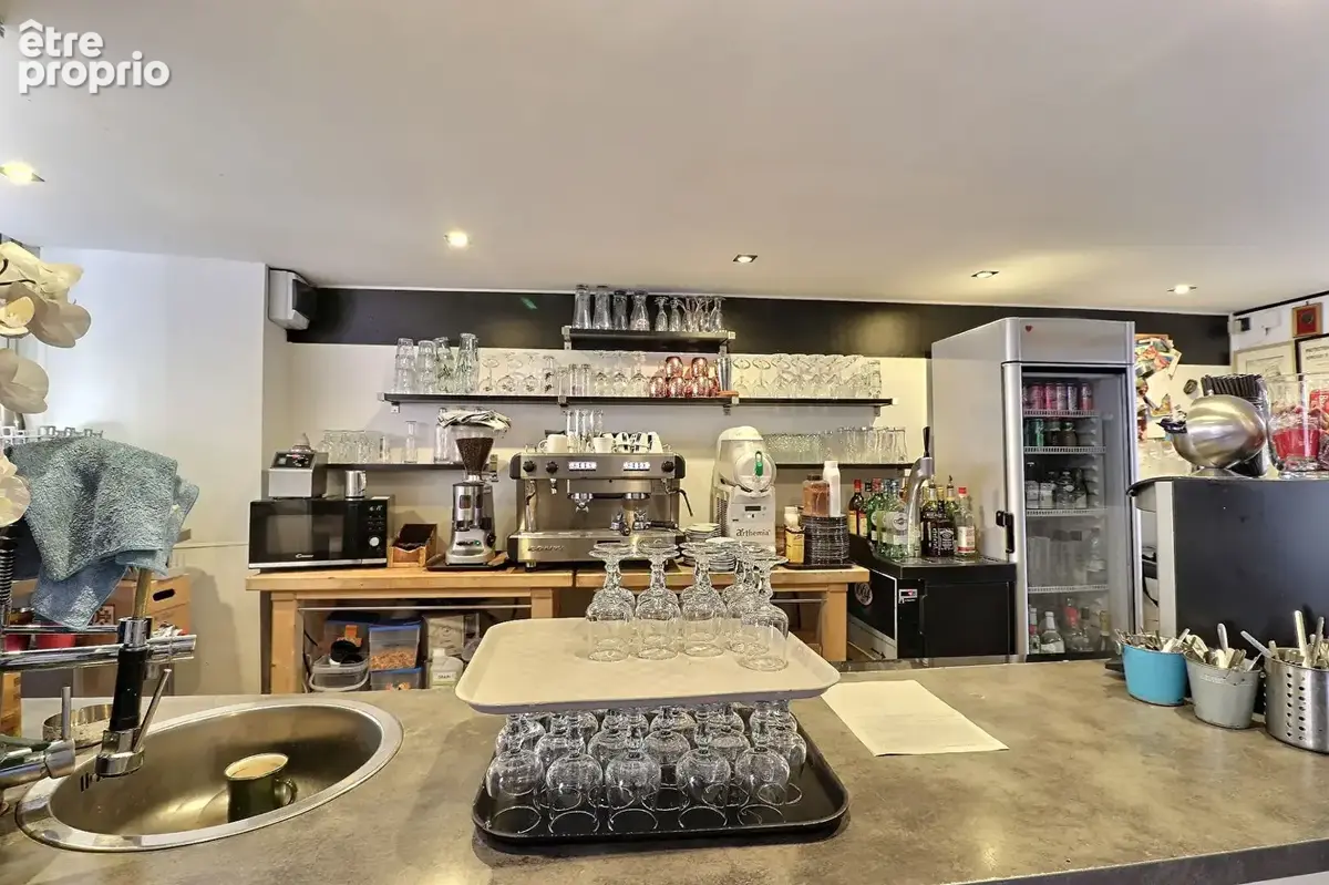 A vendre fonds de commerce brasserie du midi 183 m2 en excellent etat idealement situe dans le centre ville de cuers - photo 7