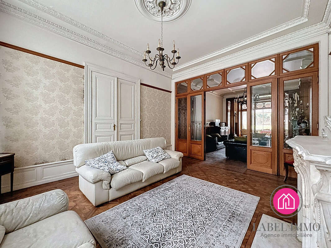 Autre à CONDE-SUR-L'ESCAUT