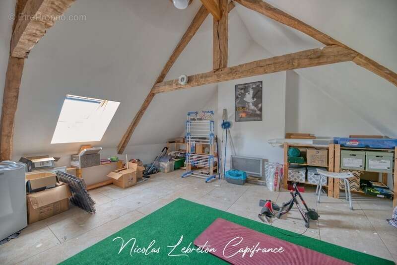 Maison en pierre rénovée de 202 m² – 4 chambres + studio indépendant – Dépendance de 100 m² – Terrain clos de 2 775 m² - photo 17