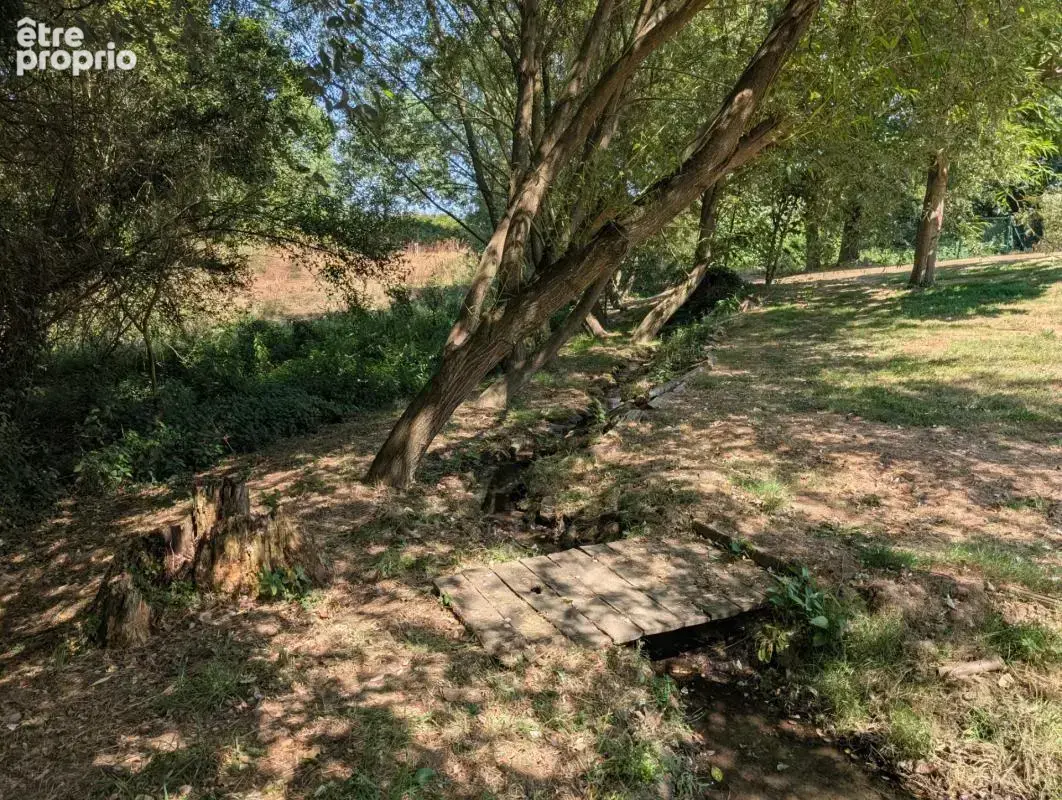 Mellé (35) : Longère de caractère rénovée (5 pièces) avec gîte indépendant, dépendances et potentiel d'aménagement - photo 19