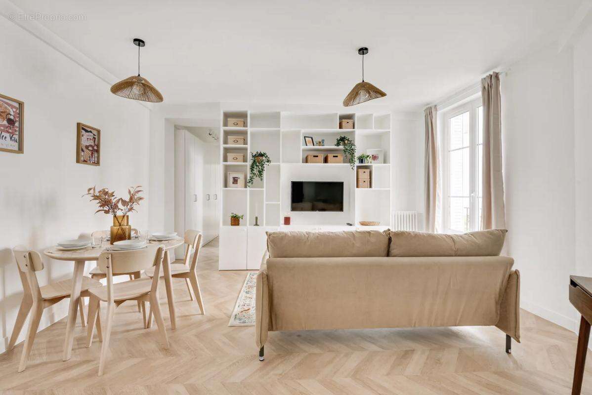 Appartement à COURBEVOIE