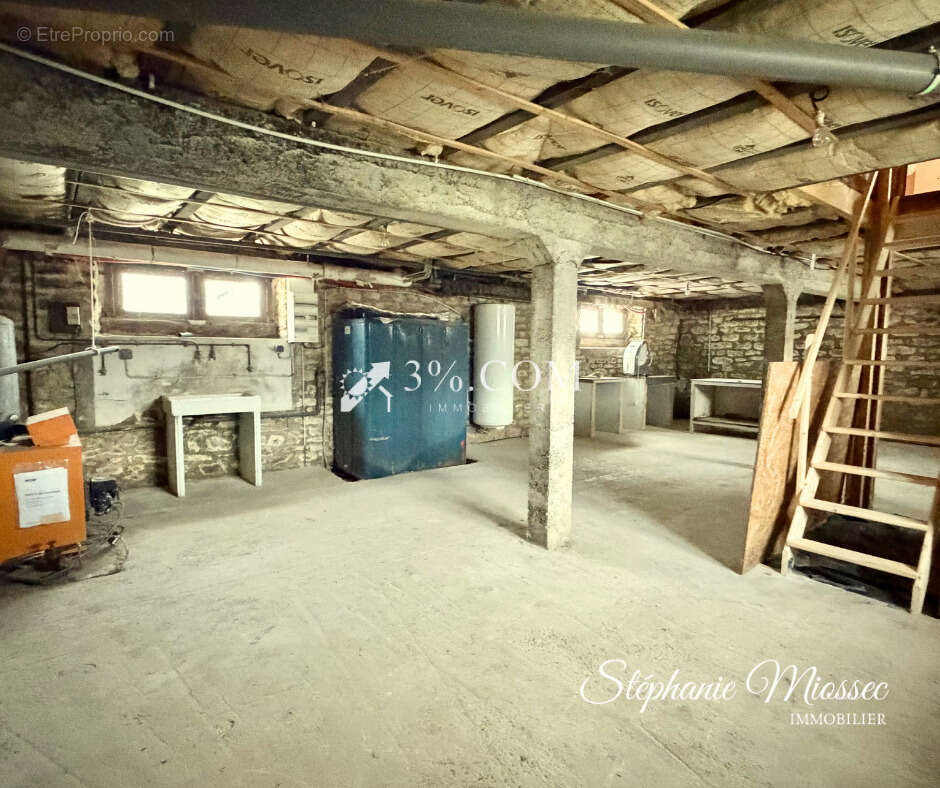 Maison à SAINT-VRAN