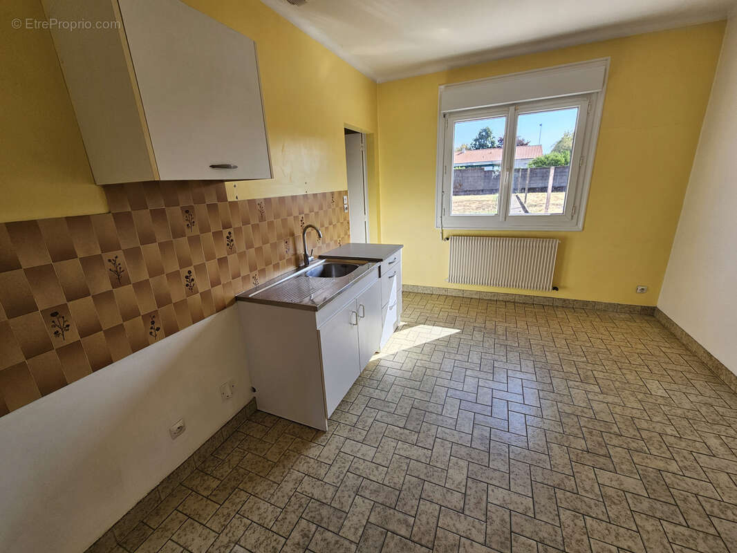 Maison de plain-pied   Centre-bourg de Paulx (44270) - photo 5