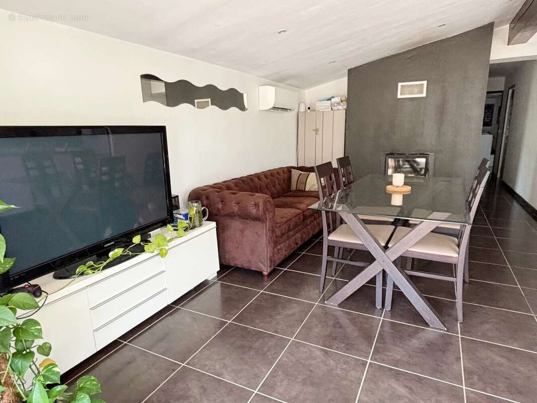 Maison à ROQUEBRUNE-SUR-ARGENS