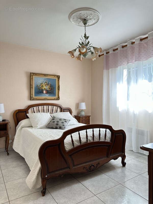 SAINT CYPRIEN. Maison 4 faces, terrain 800 m2 - photo 14