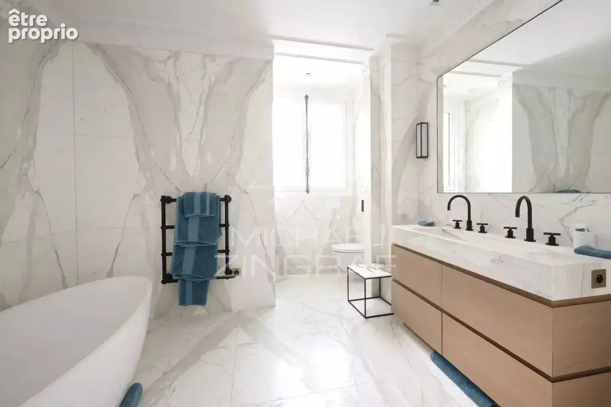 A vendre - Exclusivité - Appartement refait à neuf - 3 Suites - Triangle d'Or - photo 11