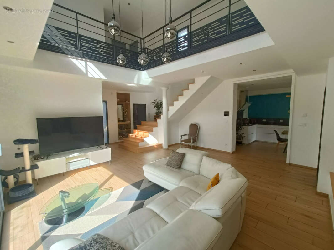 Maison à NOYAL-CHATILLON-SUR-SEICHE