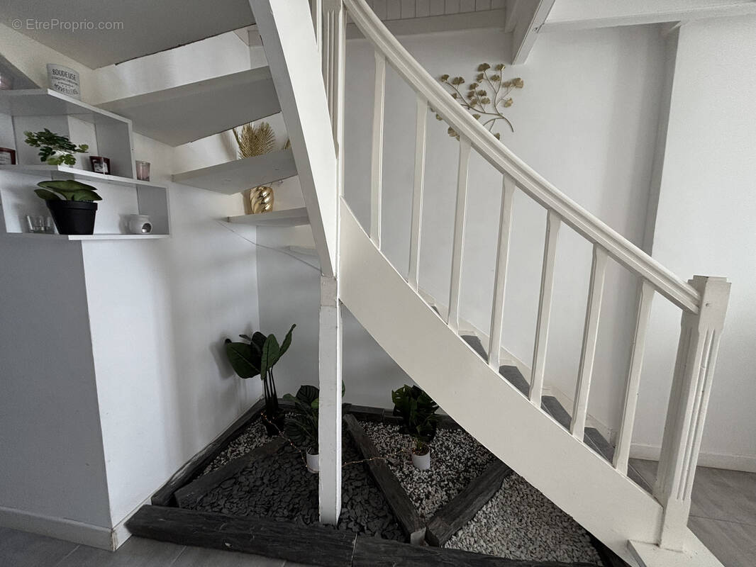 Maison à CROIX-CHAPEAU