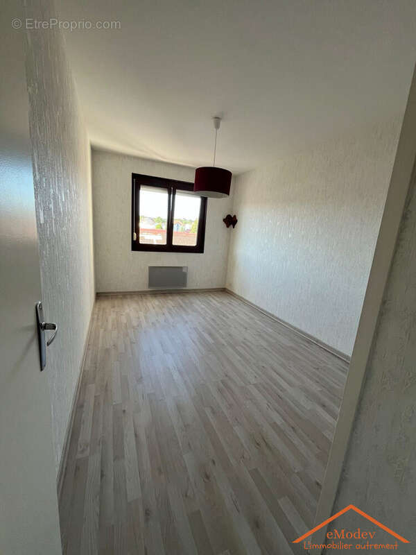 Appartement 82 m² à Golbey  - photo 5