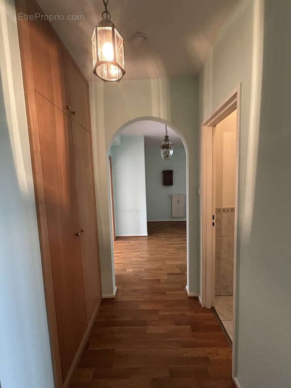 STRASBOURG Stockfeld - Appartement 3 pièces de 71m2 avec un balcon, une cave et un garage. - photo 5