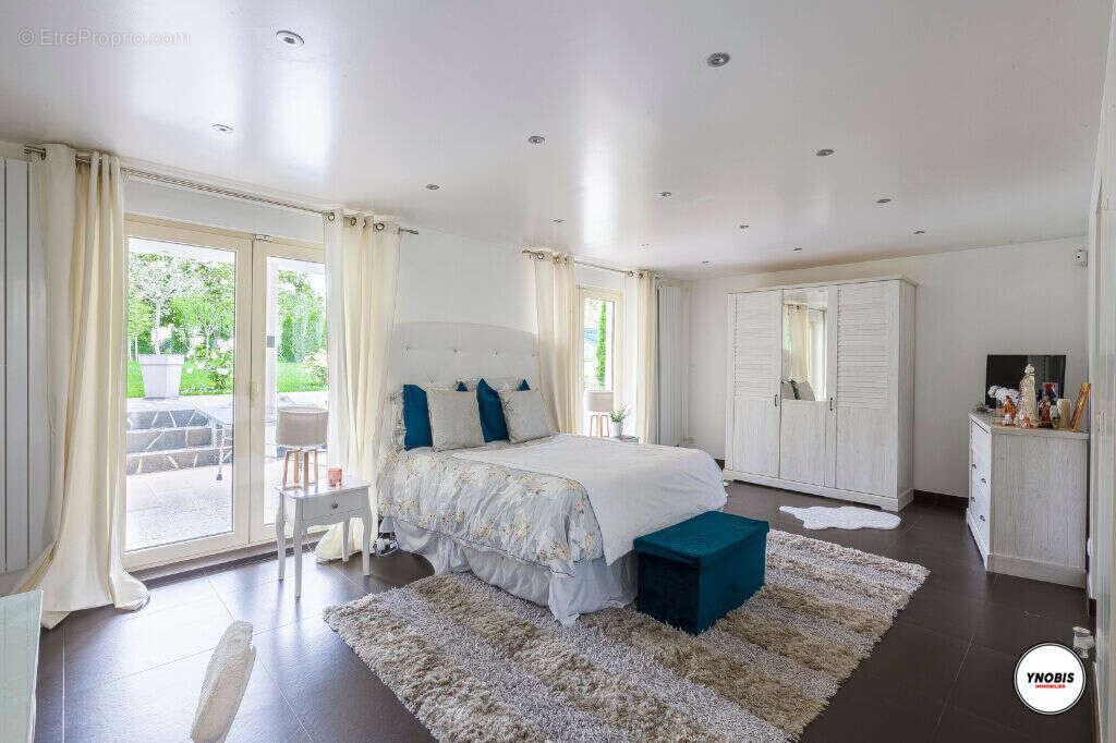 Maison à VERNEUIL-SUR-SEINE