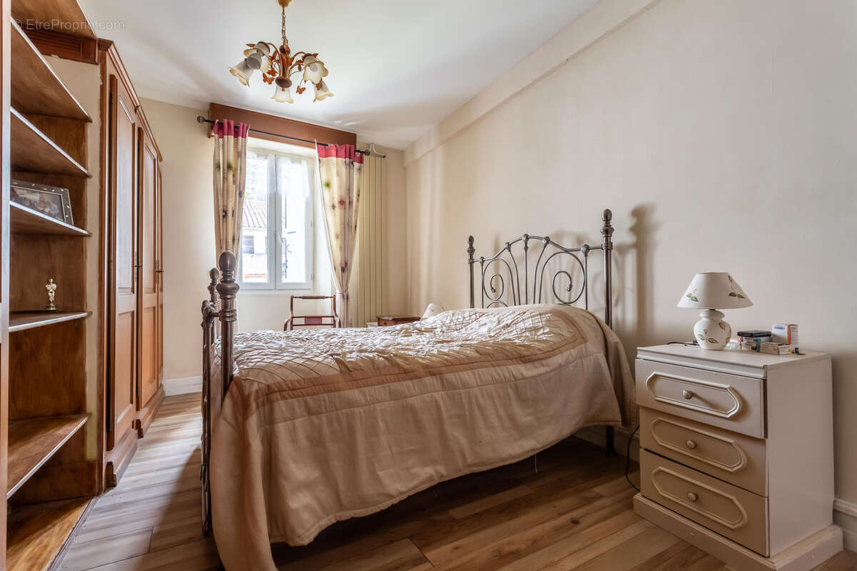 Maison à CASTELSAGRAT