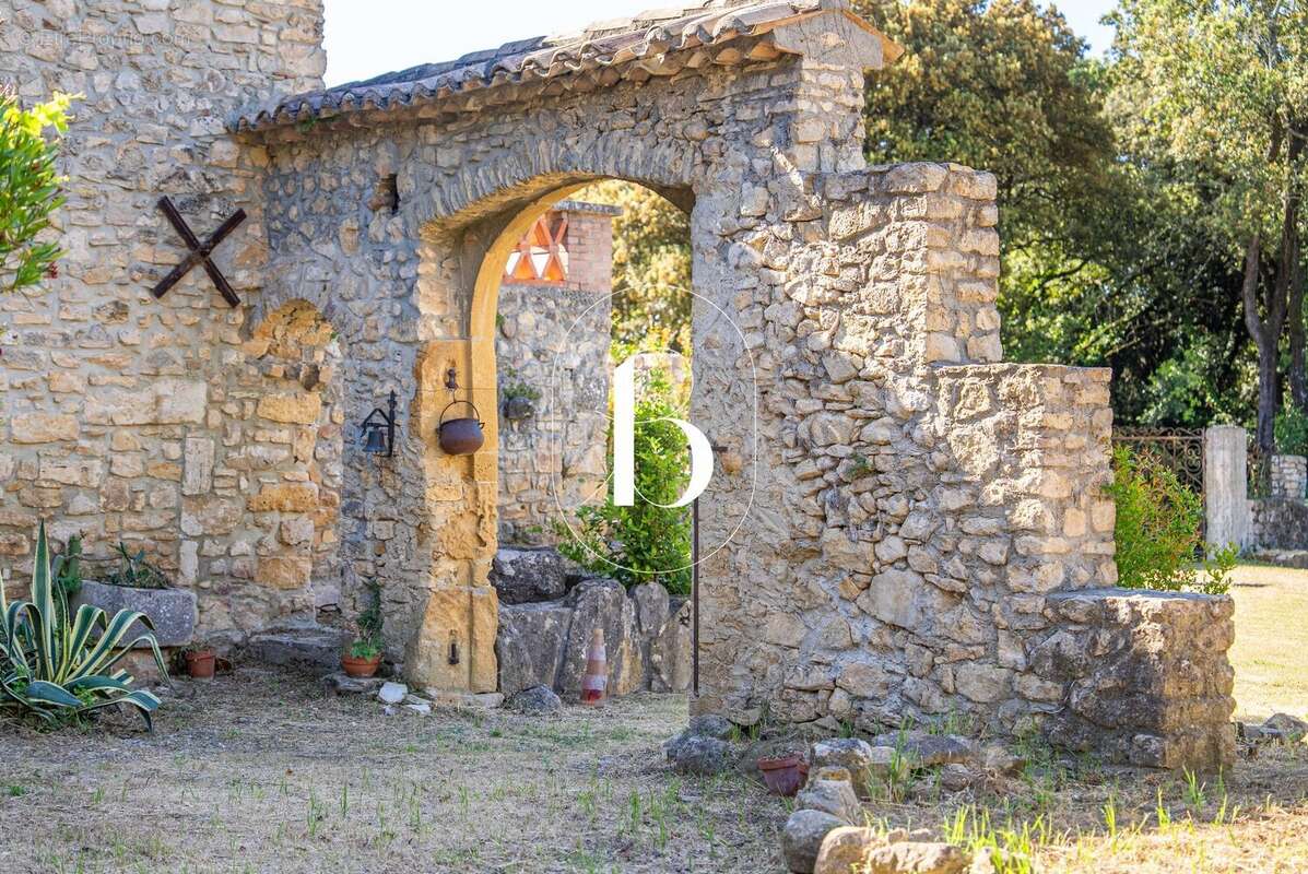 Maison à GOUDARGUES