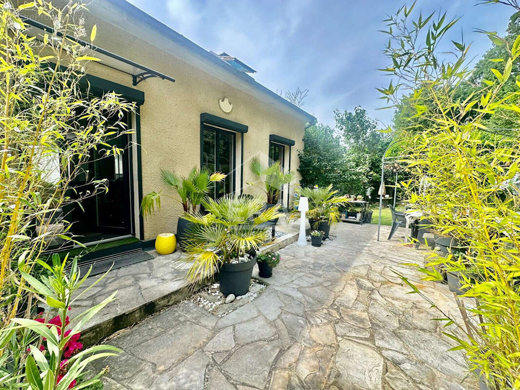 Maison à MONTLIGNON