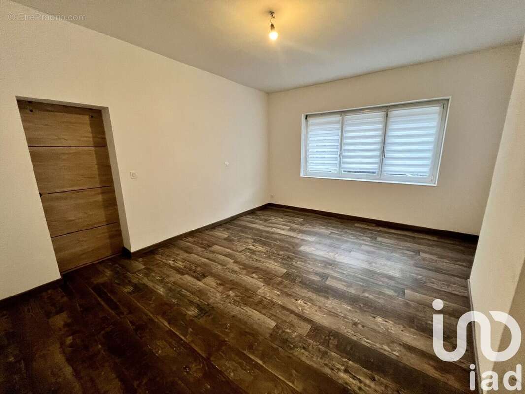 Photo 8 - Maison à MONCHECOURT