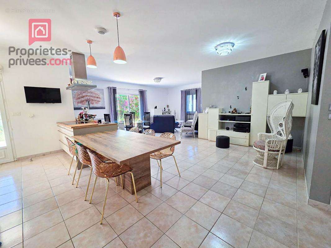 Maison à SAINT-PAUL-LES-FONTS